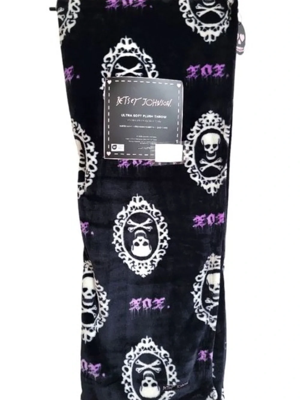 Betsey Johnson Black & Purple Skull Frame XOXO Halloween Plush Throw Blanket